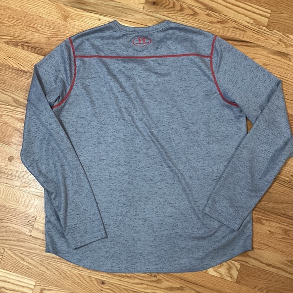 Under Armour Long Sleeve - Picture 3 of 3